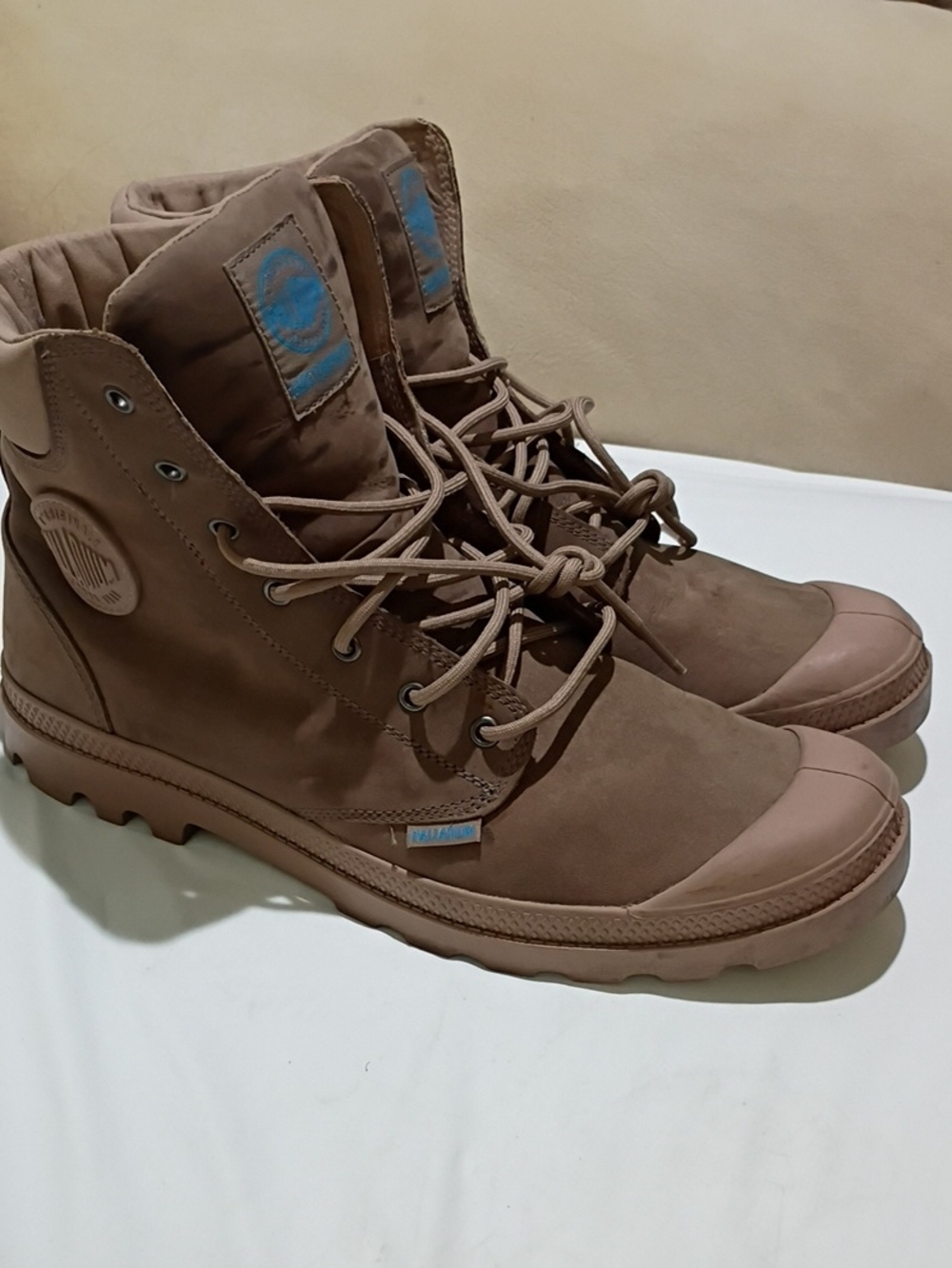 NWT.Men's Brown Lace-Up High-Top Boots - Picture 3 of 11